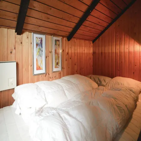 Three-bedroom Holiday In Vaggerlose